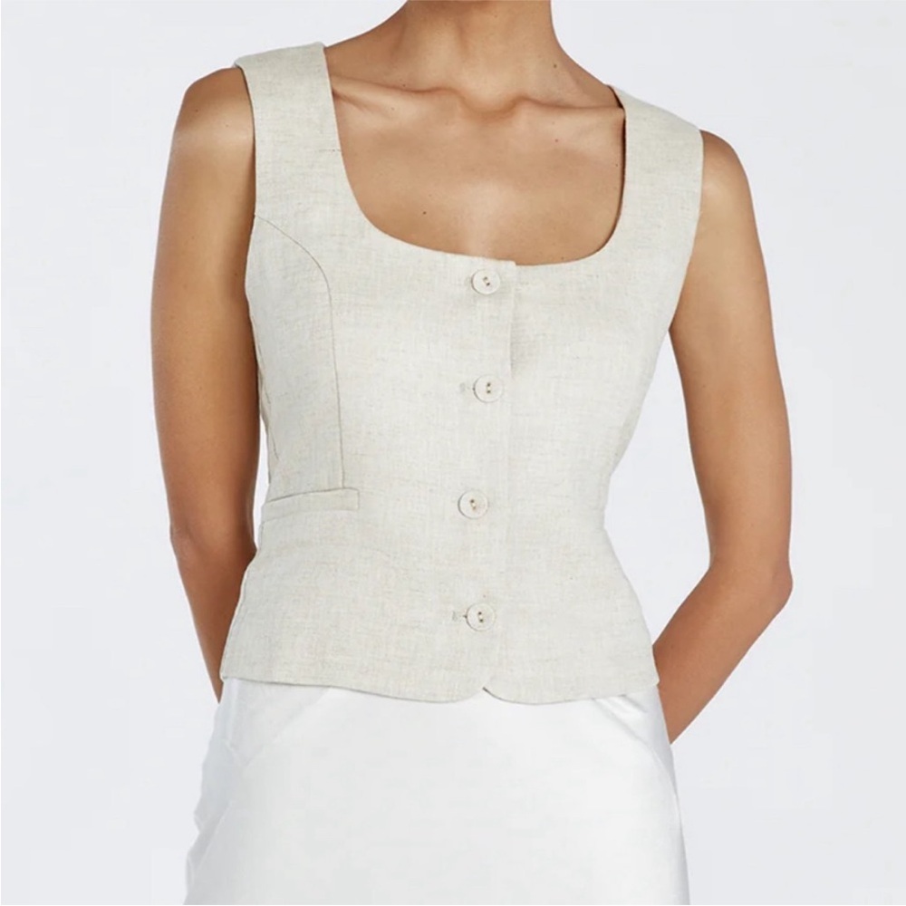 Dish Oscar Scoop Linen Vest in WHITE